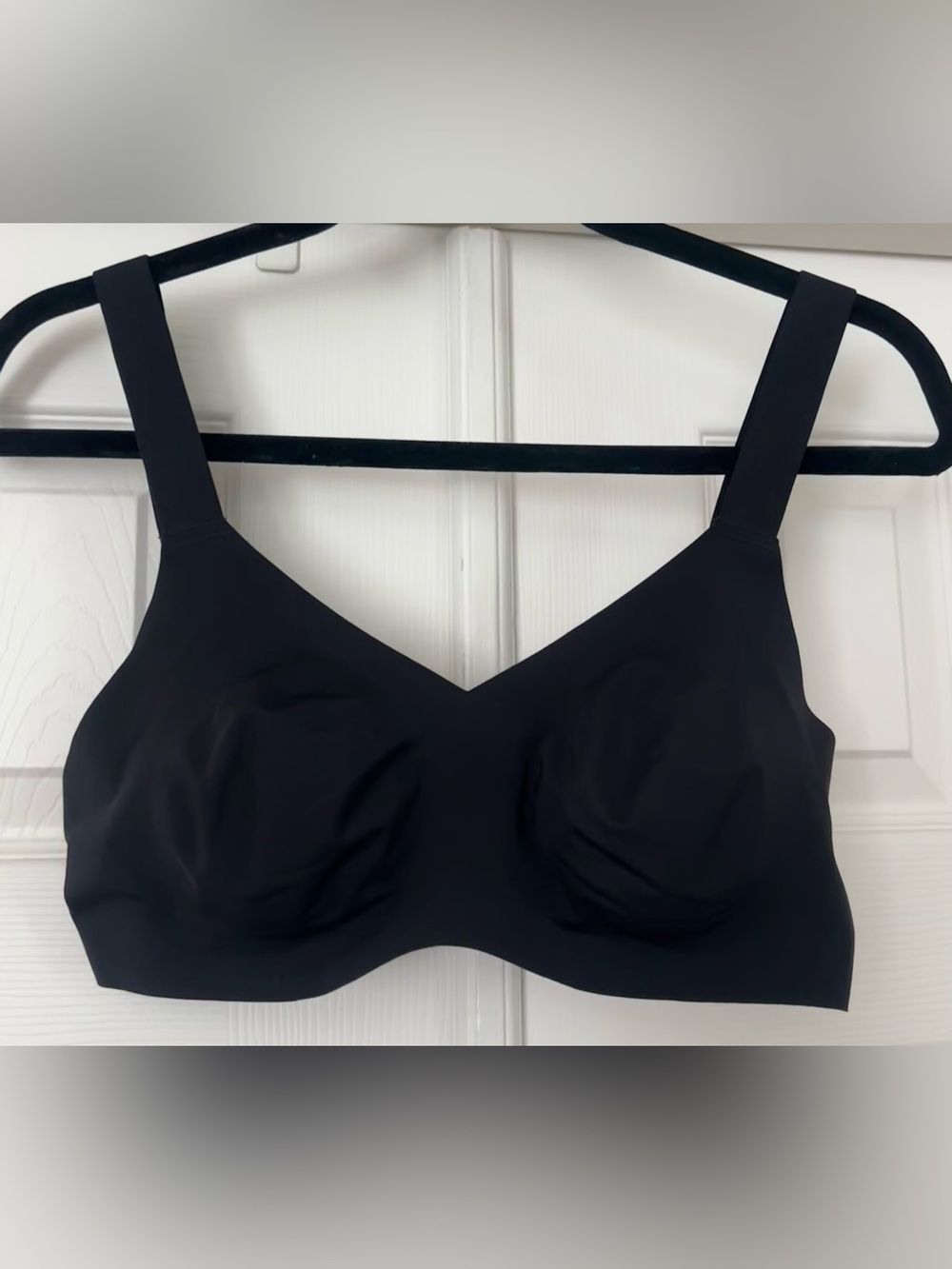 Knix Padded V-Neck Evolution Bra Wide Strap Black Size 4 Wireless